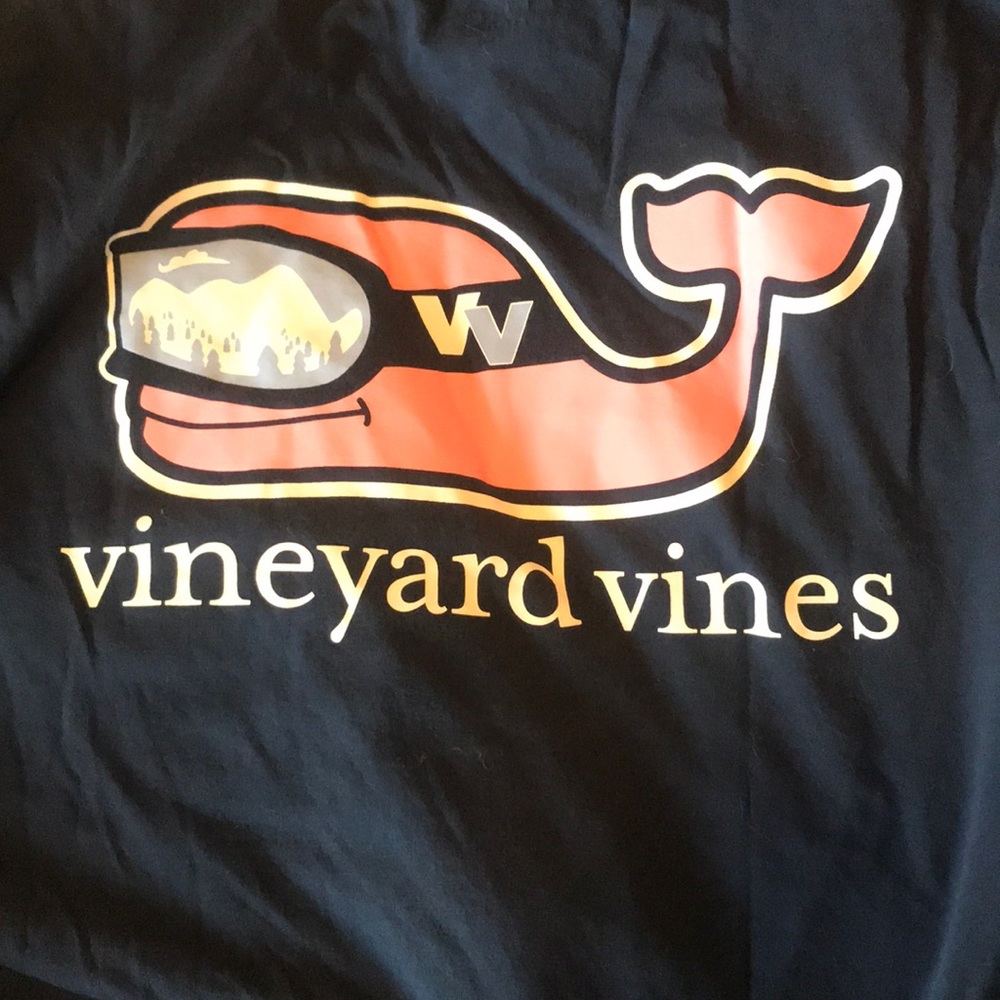 Never been worn long sleeve vineyard vines ski